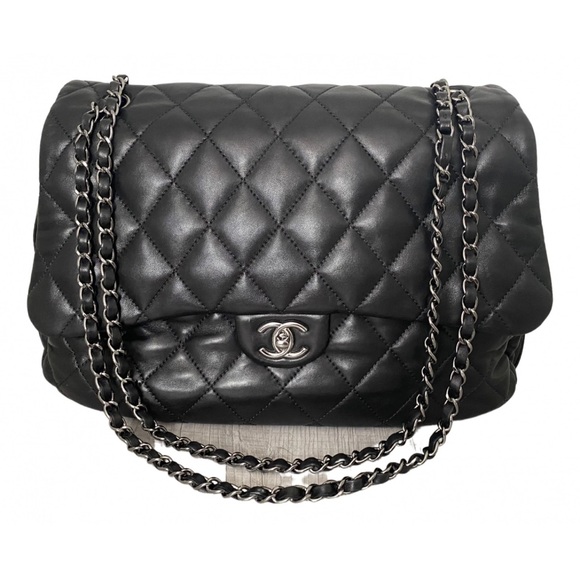 CHANEL Handbags - Authentic Chanel bag
